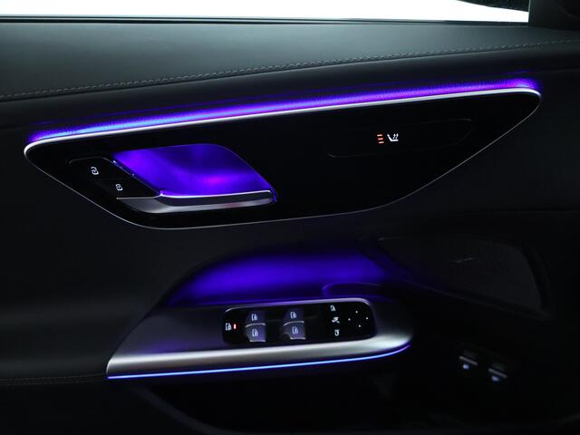 Mercedes-Benz C-KLASSE 300 e AMG Line Sfeerverlichting | Achteruitrijcamera | Apple CarPlay | Stoelverwarming voor | Inclusief 24 maanden MB Certified garantie voor Europa.