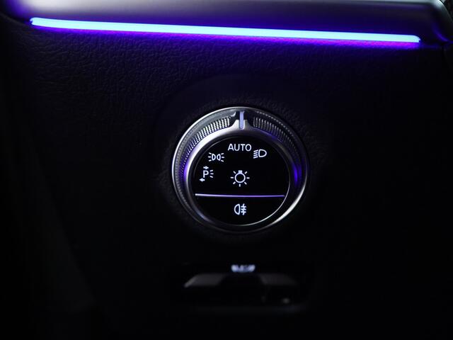 Mercedes-Benz C-KLASSE 300 e AMG Line Sfeerverlichting | Achteruitrijcamera | Apple CarPlay | Stoelverwarming voor | Inclusief 24 maanden MB Certified garantie voor Europa.