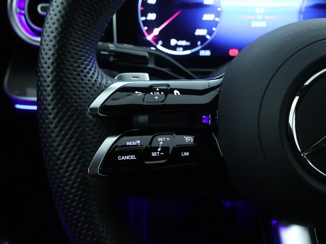 Mercedes-Benz C-KLASSE 300 e AMG Line Sfeerverlichting | Achteruitrijcamera | Apple CarPlay | Stoelverwarming voor | Inclusief 24 maanden MB Certified garantie voor Europa.