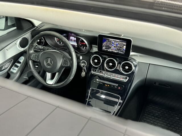 Mercedes-Benz C-KLASSE 180 AUT. PANO TREKHAAK LED AMG