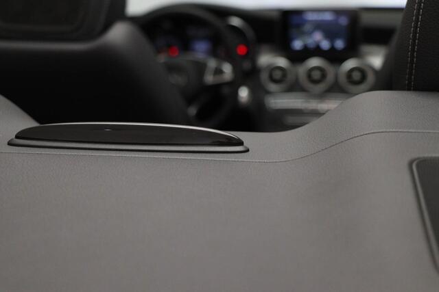 Mercedes-Benz C-KLASSE Cabrio 200 Edition 1 | SPIEGEL / PARKEER- PACK | STOELVERWARMING | HOUTAFWERKING
