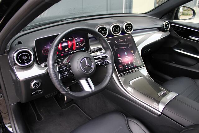 Mercedes-Benz C-KLASSE AMG-line (Nightpakket, Sfeerverlichting, Camera, Panoramadak, Apple Carplay)