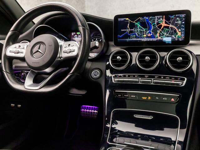 Mercedes-Benz C-KLASSE Estate 300 e Business Solution AMG 320Pk Automaat (PANORAMADAK, APPLE CARPLAY, SFEERVERLICHTING, CAMERA, LEDER/ALCANTARA, SPORTSTOELEN, GETINT GLAS, ELEK ACHTERKLEP, CRUISE, NIEUWSTAAT)