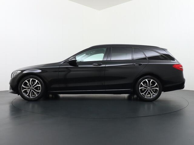 Mercedes-Benz C-KLASSE 300 Avantgarde Facelift Navigatie Camera Stoelverwarming Adaptive Cruise Stuur assistent