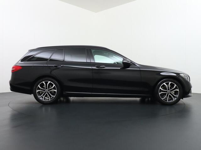 Mercedes-Benz C-KLASSE 300 Avantgarde Facelift Navigatie Camera Stoelverwarming Adaptive Cruise Stuur assistent