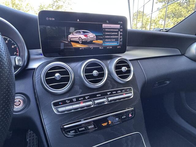 Mercedes-Benz C-KLASSE 200 AMG // 360 Camera // 19" AMG Velgen // MuliBeam LED // Comand Navi // Digitaal Dashbord // Carplay // Night Pakket // Sfeerverlichting