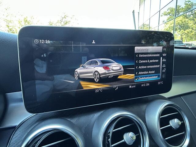 Mercedes-Benz C-KLASSE 200 AMG // 360 Camera // 19" AMG Velgen // MuliBeam LED // Comand Navi // Digitaal Dashbord // Carplay // Night Pakket // Sfeerverlichting