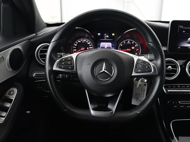 Mercedes-Benz C-KLASSE 180 AMG Sport Edition | Stoelverwarming | Camera | Leder | Navigatie | Full LED | Park Assist | Climate control | Bluetooth