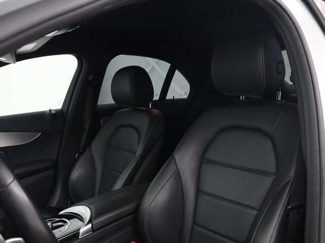 Mercedes-Benz C-KLASSE 180 AMG Sport Edition | Stoelverwarming | Camera | Leder | Navigatie | Full LED | Park Assist | Climate control | Bluetooth