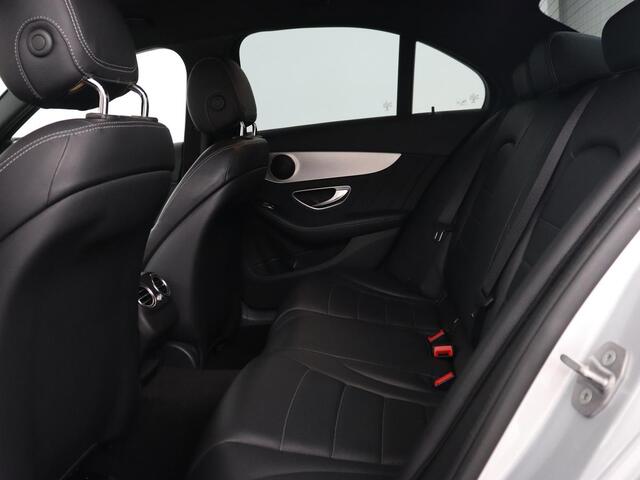 Mercedes-Benz C-KLASSE 180 AMG Sport Edition | Stoelverwarming | Camera | Leder | Navigatie | Full LED | Park Assist | Climate control | Bluetooth