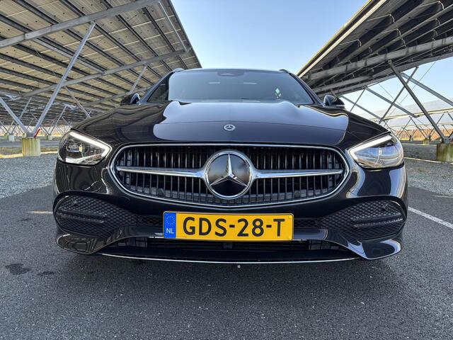Mercedes-Benz C-KLASSE 180 Luxury Line | Panoramadak | Apple Car Play | LED | Stoelverwarming | 18" lichtmetalen velgen |