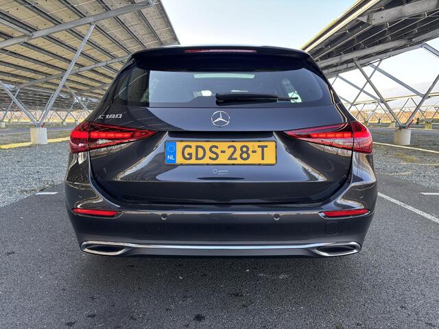 Mercedes-Benz C-KLASSE 180 Luxury Line | Panoramadak | Apple Car Play | LED | Stoelverwarming | 18" lichtmetalen velgen |