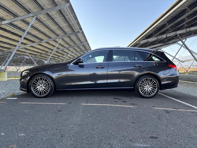 Mercedes-Benz C-KLASSE 180 Luxury Line | Panoramadak | Apple Car Play | LED | Stoelverwarming | 18" lichtmetalen velgen |
