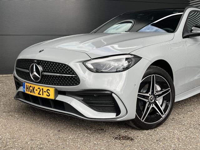 Mercedes-Benz C-KLASSE Estate 300 e Star Edition AMG | Night Pakket | Panoramadak | Burmester 3D Surround Sound | Elektrisch Verstelbare Stoelen + Memory | Dodehoekassistent | Apple CarPlay | Android Auto | Sfeerverlichting | Stoelverwarming | Elektrische Achterklep