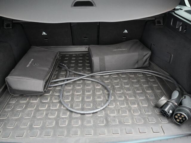 Mercedes-Benz C-KLASSE Estate 300 e AMG Line Plug In Hybrid NIEUW MODEL dealer O.H PHEV | Alcantara Sportstoelen Verwarmd | Camera | Sfeerverlichting | Apple Carplay | Night Pakket | BLIS | Virtual |