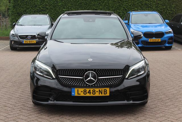 Mercedes-Benz C-KLASSE 180 Business Solution AMG / Trekhaak / Panoramadak / 360Camera / Leder / 18'' / Navigatie / LED Koplampen / Dodehoek / Cruise Control