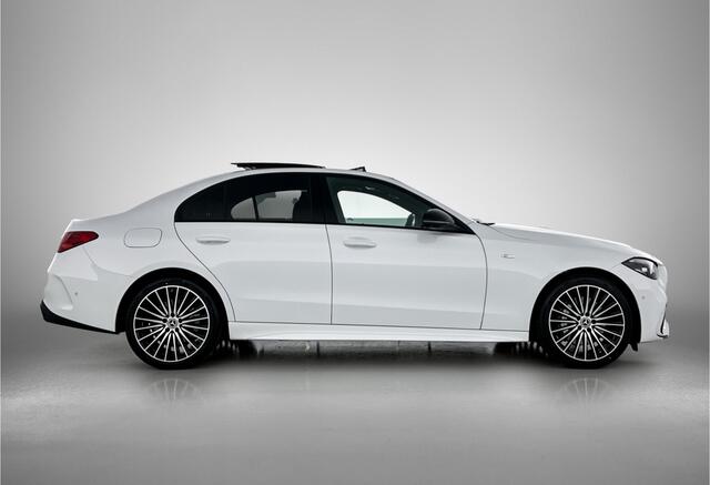 Mercedes-Benz C-KLASSE 300 e Business Solution AMG | Trekhaak | Middenconsole metaalstructuur | Nightpakket | Panoramaschuifdak | Antidiefstalpakket GUARD 360° Plus | Parkeerpakket met 360°-camera | Voorstoelen met Memory |