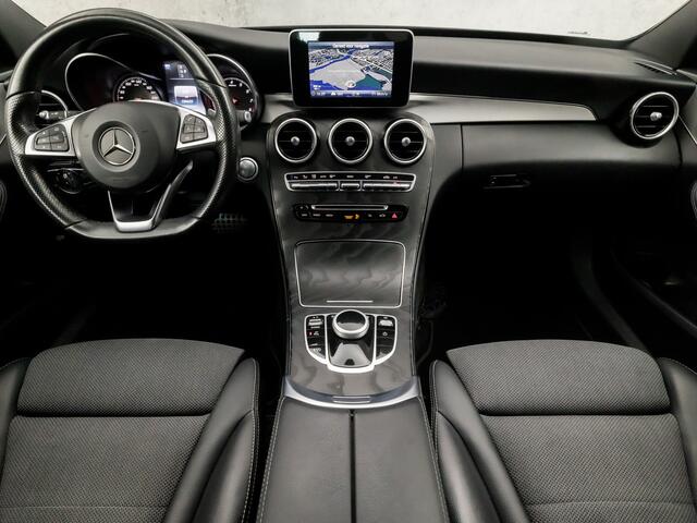 Mercedes-Benz C-KLASSE 180 AMG Sport 157Pk Automaat (APPLE CARPLAY, NAVIGATIE, LEDER, CAMERA, BURMESTER, STOELVERWARMING, GETINT GLAS, ELEK SPORTSTOELEN, TREKHAAK, ZWART HEMEL, KEYLESS, NIEUWSTAAT)