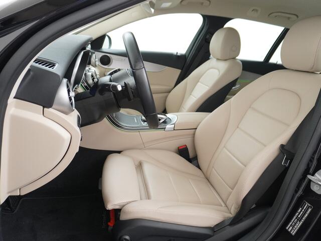 Mercedes-Benz C-KLASSE Estate 300 e PHEV AUT-9 320pk 700Nm! AMG Leer+Verwarmd Apple Android Carplay Me-Connect Sportstoel (semi-)Auto-Pilot(Adaptive-Cruise/lane-Assist) Virtual-Cockpit LimitedGrootlichtassistent, adaptieve matrix-LED koplampen Navigatie full-map + HDD 360 Camer