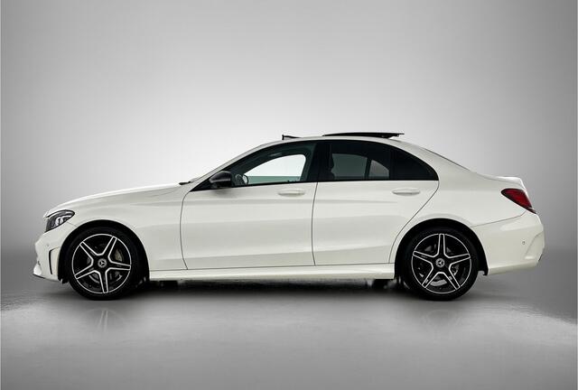 Mercedes-Benz C-KLASSE 180 AMG-line | Night pakket | Panorama Schuifdak | Alarm klasse 3 SCM | MultiBeam Led | 360gr Camera en parkeersensoren | Sfeerverlichting Inclusief 24 maanden MB Certified garantie voor Europa.