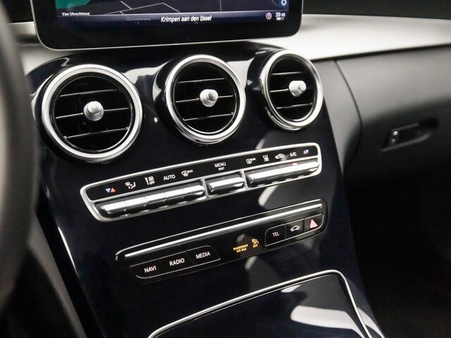 Mercedes-Benz C-KLASSE Estate 300e PHEV Sport 320Pk Automaat (APPLE CARPLAY, GROOT NAVI, CAMERA, ELEK SPORTSTOELEN, ADAPTIVE CRUISE, STOELVERWARMING, GETINT GLAS, TREKHAAK, NIEUWSTAAT)