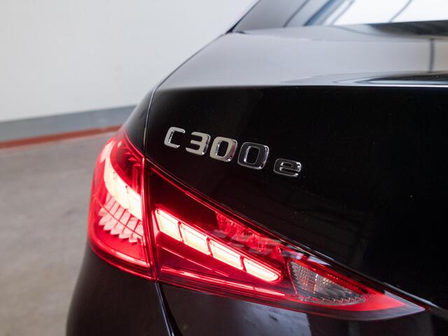 Mercedes-Benz C-KLASSE Limousine 300 e Business Solution AMG Panorama dak | Trekhaak