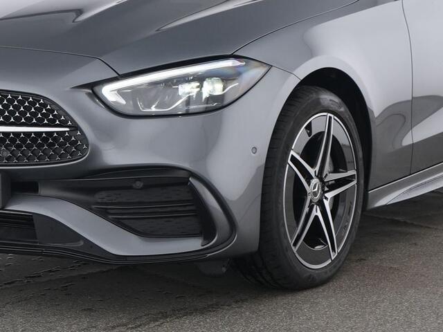 Mercedes-Benz C-KLASSE Estate 300 e AMG Plug-In Hybride AMG Line | Night Pakket | Trekhaak | Panorama Schuif-Kanteldak | Memory Voorstoelen. Inclusief 24 maanden Mercedes-Benz Certified garantie voor Europa.