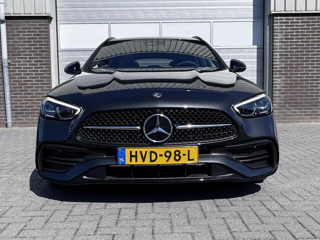 Mercedes-Benz C-KLASSE Estate 180 Star Edition AMG | Night Pakket | Panoramadak | Winter Pakket | Trekhaak | DISTRONIC Afstandsassistent | Dodehoekassistent | Apple CarPlay | Android Auto | Elektrisch Verstelbare Stoelen + Memory | Stuurverwarming