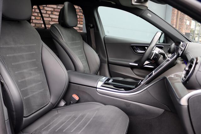 Mercedes-Benz C-KLASSE Estate 300 e AMG Line | Panoramadak | Memory | Distronic | Trekhaak | Night Pakket | Dodehoekassistent | Camera | Sfeerverlichting |