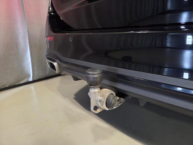 Mercedes-Benz C-KLASSE Estate 300 e AMG Line 18"/Trekhaak/Adaptieve cruise/LED/Stoelverwarming/Camera/Elektrische klep/Dodehoek/Sfeerverlichting