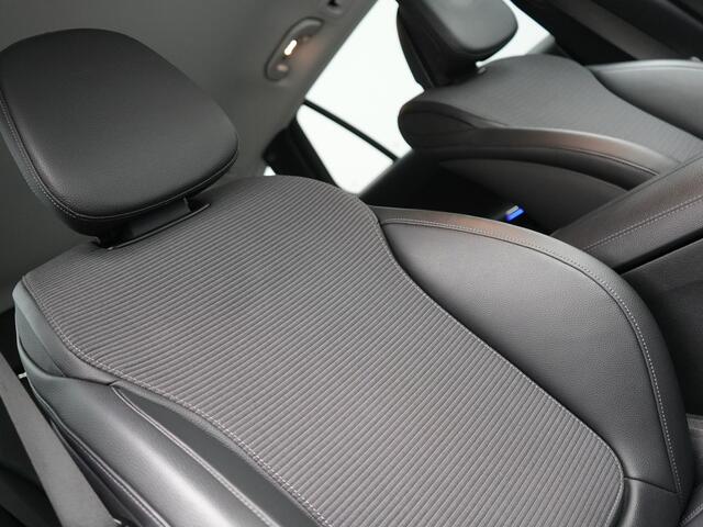 Mercedes-Benz C-KLASSE Estate 300 e Avantgarde NIEUW MODEL Plug In Hybrid 313pk Dealer O.H. PHEV | Trekhaak Af Fabriek | Adaptive Cruise | Camera | Sportstoelen Memory & Verwarmd | Sfeerverlichting | Apple Carplay | Navigatie | Keyless | Blis | Virtual | Stuur Verwarmd | DAB |