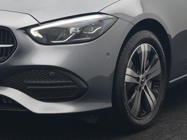 Mercedes-Benz C-KLASSE Estate 300 e Avantgarde NIEUW MODEL Plug In Hybrid 313pk Dealer O.H. PHEV | Trekhaak Af Fabriek | Adaptive Cruise | Camera | Sportstoelen Memory & Verwarmd | Sfeerverlichting | Apple Carplay | Navigatie | Keyless | Blis | Virtual | Stuur Verwarmd | DAB |