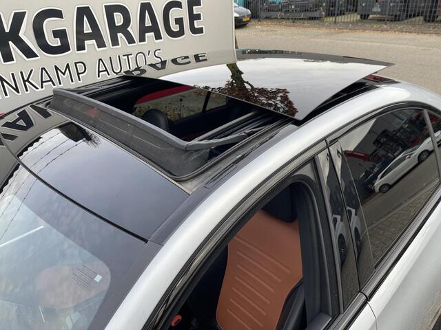 Mercedes-Benz C-KLASSE 300 e AMG Line 18"/Leder/Panoramadak/360 camera/Dodehoek/Keyless/Stoelverwarming + memory l + r/Sfeerverlichting premium/Apple Carplay & Android Auto