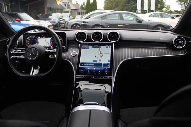 Mercedes-Benz C-KLASSE 180 AMG Line / Camera / Leder&Alcantara / 18'' / Navigatie / DAB / Dodehoek / Stoelverwarming / Cruise Control