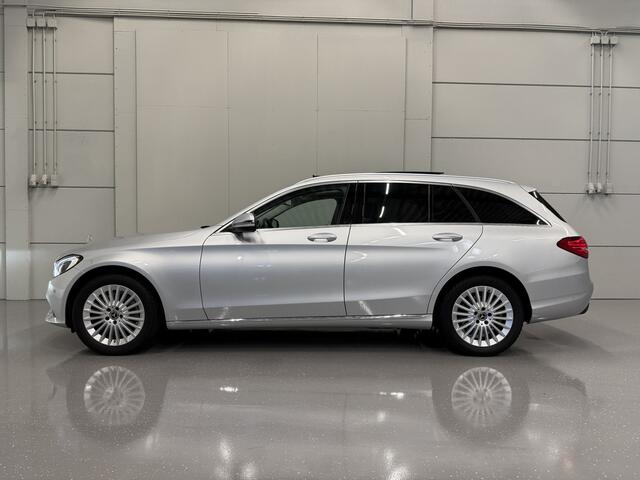 Mercedes-Benz C-KLASSE Estate 180 Exclusive 30.721km/PANO/LED/CAMERA/AMBIENT/SPORTSTOELEN H.LEER/DODE-HOEK/17"/PARKTRONIC/PRIVACY/IRIDIUMSILBER/UNIEKE AUTO/1E EIGENAAR