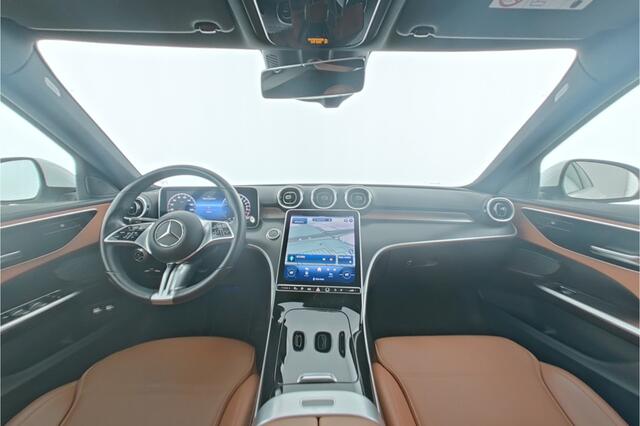 Mercedes-Benz C-KLASSE 300 e Plug-In Hybride Led koplampen | Achteruitrijcamera | Dodehoekassistent | Sfeerverlichting | Stoelverwarming voor. Inclusief 24 maanden MB Certified garantie voor Europa.