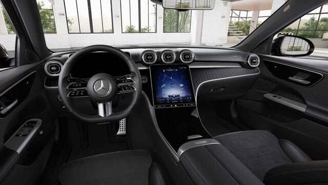 Mercedes-Benz C-KLASSE 200 AMG Line | Night | Panoramadak | 19" lichtmetalen velgen | Sfeerverlichting | Getint glas | Stoelverwarming |