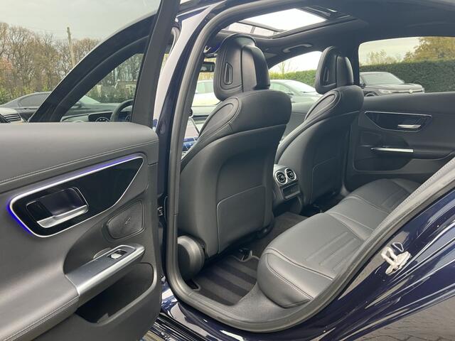 Mercedes-Benz C-KLASSE 200 AMG Line Pano Burmester Trekhaak Leder 19 Org NL
