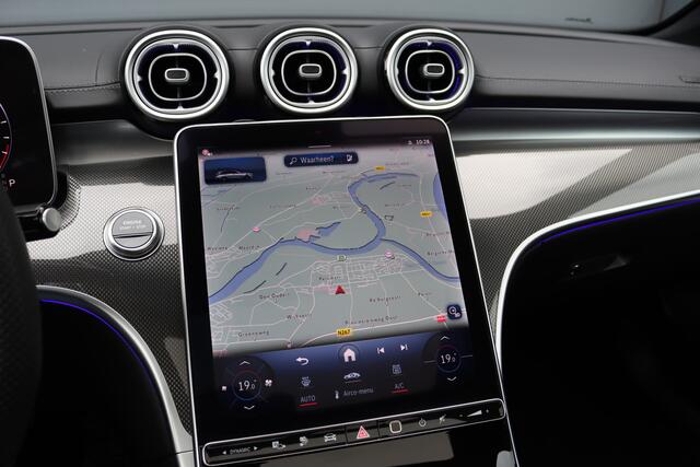 Mercedes-Benz C-KLASSE Estate 300 e AMG Line | Distronic | Panoramadak | Memory | Camera | Trekhaak | High Perf. LED | Nightpakket | Sfeerverlichting Premium | Stoelverwarming | Dodehoekassistent |