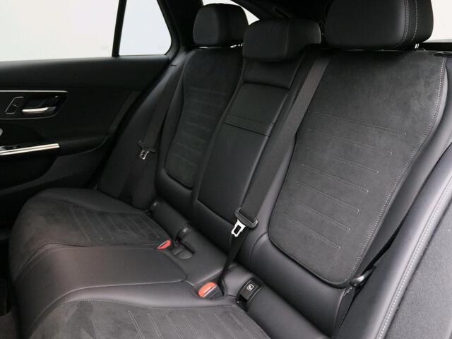 Mercedes-Benz C-KLASSE Estate 300 e AMG Plug-In Hybride AMG Line | Panorama Schuif-Kanteldak | Burmester® | Parkeerpakket met 360°-camera | Alarm | Head-up display. Inclusief 24 maanden MB Certified garantie voor Europa.