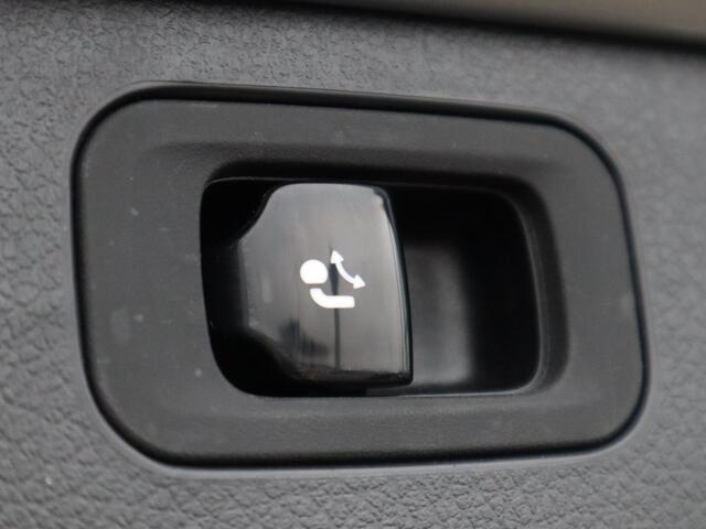 Mercedes-Benz C-KLASSE Estate 300 e AMG Line | Panoramadak | Navigatie | 360 camera | HUD | Trekhaak | Panoramadak | Memory Seats | Automaat