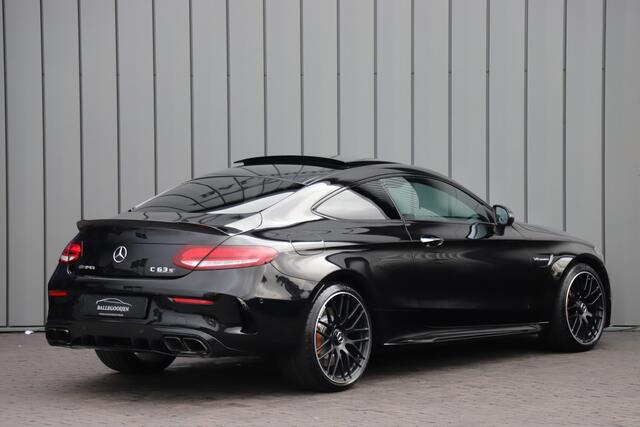 Mercedes-Benz C-KLASSE Coupé AMG 63 S | 510PK | Keramische-remmen | Head-up | Carbon | Schaalstoelen | Keyless-go | Sfeerverlichting | Multibeam | 2021.