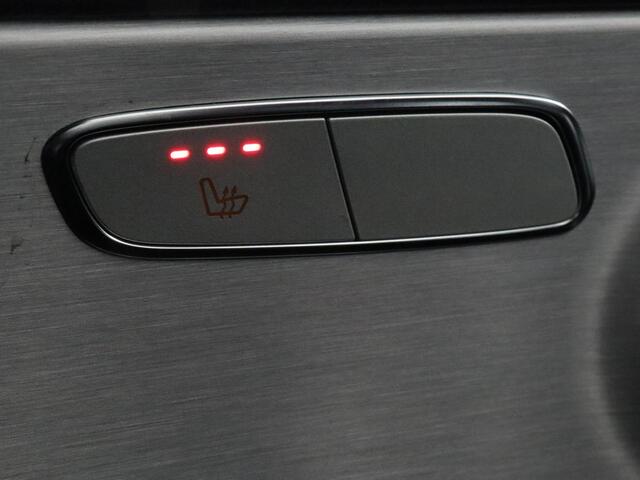 Mercedes-Benz C-KLASSE 300e AMG Night | Adaptive cruise | Stoelverwarming | Carplay | Leder/Alcantara | Camera | Burmester Surround | Navigatie | Sfeerverlichting | Digital Cockpit | PHEV | Plug In