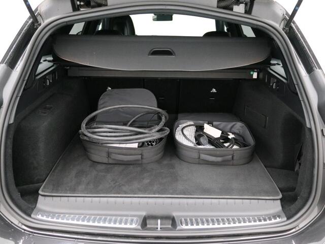 Mercedes-Benz C-KLASSE Estate 300 e Star Edition LIMITED AMG | Night Pakket | Panorama Schuif-Kanteldak | Distronic | Apple CarPlay | Sfeerverlichting | Memory voorstoelen. Inclusief 24 maanden MB Certified garantie voor Europa.