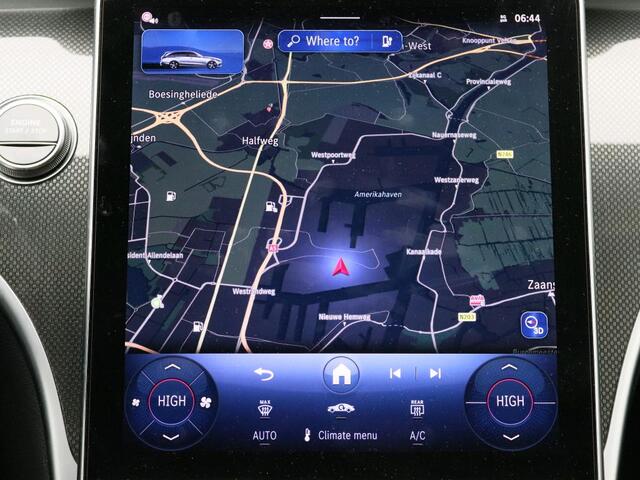 Mercedes-Benz C-KLASSE Estate 300 e Star Edition LIMITED AMG | Night Pakket | Panorama Schuif-Kanteldak | Distronic | Apple CarPlay | Sfeerverlichting | Memory voorstoelen. Inclusief 24 maanden MB Certified garantie voor Europa.