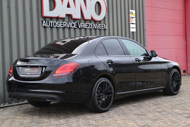 Mercedes-Benz C-KLASSE C180 CGI Avantgarde LED/Navi/Camera/19''