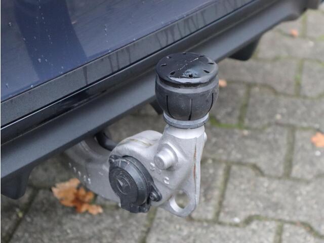 Mercedes-Benz C-KLASSE 180 AMG Line