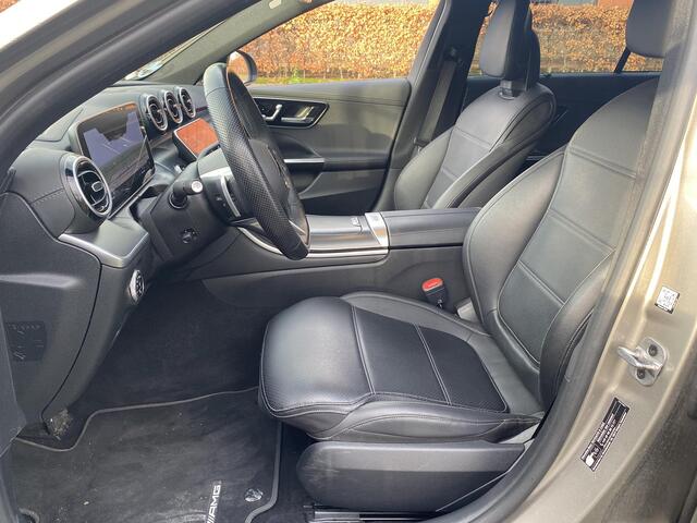 Mercedes-Benz C-KLASSE Estate 300 e 4MATIC AMG Line met o.a. laser LED, HUD, sfeer, trekh., stoel-/stuurverwarming, etc.