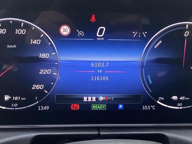 Mercedes-Benz C-KLASSE Estate 300 e 4MATIC AMG Line met o.a. laser LED, HUD, sfeer, trekh., stoel-/stuurverwarming, etc.