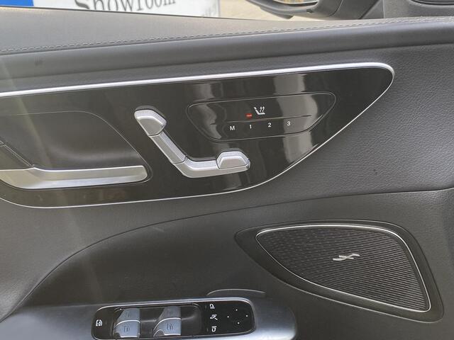 Mercedes-Benz C-KLASSE Estate 300 e 4MATIC AMG Line met o.a. laser LED, HUD, sfeer, trekh., stoel-/stuurverwarming, etc.